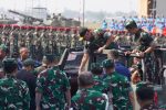 Peninjauan tersebut merupakan bagian dari rangkaian finalisasi persiapan upacara berskala besar yang akan melibatkan ribuan pasukan lintas matra serta berbagai atraksi militer.