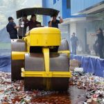 Pemusnahan ini bukan hanya akhir dari proses penindakan, tetapi juga strategi preventif untuk menekan distribusi BKC ilegal,” ujar Ilman Najib, Kepala Bidang Fasilitas Kepabeanan dan Cukai Kanwil Bea Cukai Sumbagbar, Kamis (26/6).