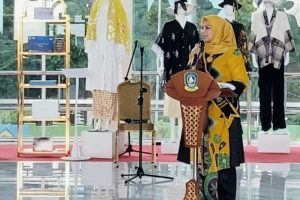 Bunda PAUD Provinsi Kepulauan Riau, Hj. Dewi Kumalasari Ansar, menjadi narasumber utama dalam Rapat Koordinasi Bunda PAUD Kabupaten/Kota se-Kepri Tahun 2025