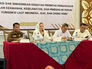 Bupati Natuna, Cen Sui Lan, bersama Wakil Bupati Jarmin menghadiri Rapat Koordinasi