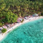 Keindahan kawasan pantai yang masih asri di sebuah pulau yang ada di Kecamatan Tambelan, Kabupaten Bintan, Kepulauan Riau.