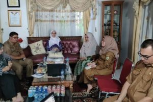 Ketua Dewan Kerajinan Nasional Daerah (Dekranasda) Kabupaten Natuna, Ny. Syafartidah Jarmin, turut serta dalam Rapat Konsolidasi Penentuan Produk Unggulan