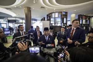 Presiden Republik Indonesia Prabowo Subianto menyampaikan prinsip Indonesia atas konflik global dalam pleno St. Petersburg International Economic Forum (SPIEF) 2025 di ExpoForum Convention and Exhibition Centre, St. Petersburg, Rusia, pada Jumat, 20 Juni 2025. (Foto: BPMI Setpres) Read more: https://setkab.go.id/presiden-prabowo-angkat-diplomasi-damai-indonesia-di-forum-dunia/