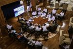 Presiden Prabowo Subianto kembali menggelar rapat terbatas di kediaman pribadinya di Hambalang, Kabupaten Bogor, pada Senin, 23 Juni 2025. (Foto: BPMI Setpres) Read more: https://setkab.go.id/presiden-prabowo-perkuat-ekonomi-desa-lewat-koperasi-merah-putih/