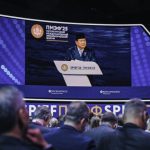 Presiden Prabowo Subianto menyampaikan pidato pada sesi pleno Saint Petersburg International Economic Forum (SPIEF) 2025 di ExpoForum Convention and Exhibition Centre, St. Petersburg, Rusia, pada Jumat, 20 Juni 2025. (Foto: BPMI Setpres) Read more: https://setkab.go.id/pertumbuhan-ekonomi-menuju-7-persen-presiden-prabowo-usung-visi-kemitraan-di-spief-2025/