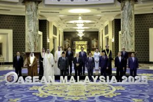 Presiden Republik Indonesia, Prabowo Subianto, menghadiri jamuan santap siang kenegaraan yang digelar oleh Yang di-Pertuan Agong XVII Sultan Ibrahim di Istana Negara Malaysia, pada Selasa, 27 Mei 2025. (Foto: Photo Pool Bernama) Read more: https://setkab.go.id/presiden-prabowo-hadiri-jamuan-kenegaraan-di-istana-negara-malaysia/