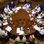 Presiden Prabowo Subianto memimpin rapat terbatas bersama jajaran Menteri Kabinet Merah Putih terkait di kediaman pribadinya di Hambalang, Kabupaten Bogor, Jawa Barat, pada Senin, 23 Juni 2025. (Foto: BPMI Setpres) Read more: https://setkab.go.id/presiden-prabowo-tegaskan-kemandirian-bangsa-dimulai-dari-pendidikan-berkelas-dunia/