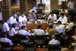 Presiden Prabowo Subianto menggelar pertemuan terbatas di kediaman pribadinya di Hambalang, Kabupaten Bogor, Jawa Barat, pada Senin, 23 Juni 2025. (Foto: BPMI Setpres) Read more: https://setkab.go.id/panggil-sejumlah-menteri-di-hambalang-presiden-prabowo-bahas-kondisi-global-dan-strategi-nasional/