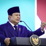 Presiden Prabowo menyampaikan sambutannya saat menghadiri acara Pengukuhan 1.451 Hakim Mahkamah Agung, di Kantor Mahkamah Agung, Jakarta pada Kamis, 12 Juni 2025. (Foto: BPMI Setpres) Read more: https://setkab.go.id/presiden-prabowo-tegaskan-keberhasilan-bangsa-ditentukan-oleh-kekuatan-sistem-hukum/