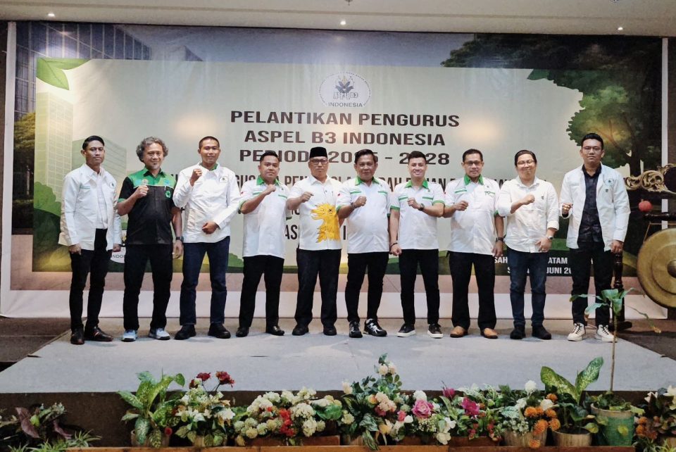 Wakil Gubernur Kepulauan Riau, Nyanyang Haris Pratamura, menghadiri pelantikan pengurus Asosiasi Pengusaha Limbah Bahan Beracun Berbahaya (ASPEL B3) Indonesia periode 2025–2028 di Hotel Said, Batam Center, Senin (16/6).