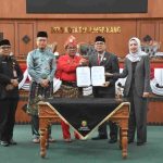Rapat Paripurna ini menjadi langkah penting dalam menyelaraskan regulasi daerah dengan kebijakan nasional