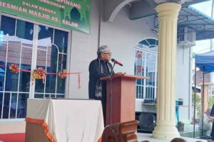 Wali Kota Tanjungpinang, Lis Darmansyah, meresmikan peningkatan status Surau As Salam menjadi masjid dalam acara yang berlangsung di Jalan Pengibu, Perumahan Sei Jang, Kecamatan Bukit Bestari, Jumat (27/6/2025).