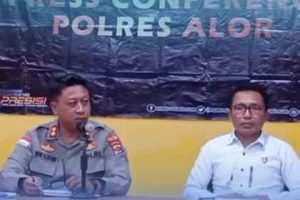 Kapolres Alor, AKBP Nur Azhari, dalam konferensi pers yang digelar di Mapolres Alor pada Selasa (24/6/2025)