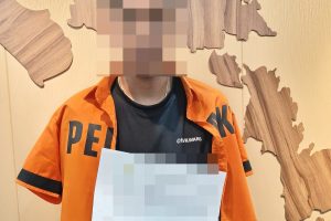 Bea Cukai Batam kembali menunjukkan komitmennya dalam pengawasan perbatasan dengan menggagalkan dua upaya penyelundupan, yakni narkotika di Bandara Internasional Hang Nadim dan barang kiriman ilegal di Perairan Batu Besar.Batam, 30-07-2025