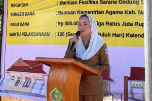 Kegiatan ini berlangsung di Komplek Masjid Agung Baitul Izzah, Bunguran Timur, Selasa, 8 Juli 2025.
