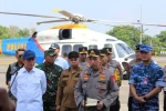Komandan Korem 031/Wira Bima, Brigjen TNI Sugiyono, menyambut langsung kedatangan Kepala Kepolisian Republik Indonesia
