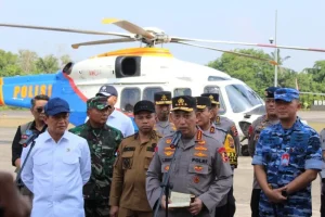 Komandan Korem 031/Wira Bima, Brigjen TNI Sugiyono, menyambut langsung kedatangan Kepala Kepolisian Republik Indonesia