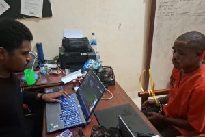 Tim Satgas Operasi Damai Cartenz bersama Satreskrim Polres Yahukimo bergerak cepat menindaklanjuti kasus penyerangan brutal terhadap guru dan tenaga kesehatan di Distrik Anggruk, pertengahan Maret lalu. Hingga Jumat (11/7/2025