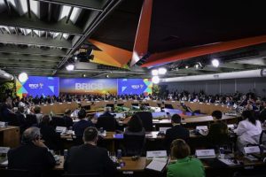 Pertemuan para pemimpin negara anggota BRICS tahun 2025 menghasilkan sejumlah kesepakatan strategis yang dituangkan dalam Leaders’ Declaration, mencakup empat pilar utama: penguatan multilateralisme, perdamaian global, kerja sama ekonomi, serta pembangunan berkelanjutan dan inklusif.Juli 6, 2025.