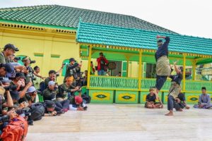 Sebanyak seratus fotografer profesional dari empat negara akan ambil bagian dalam Explore Kepri 2025, sebuah ajang eksplorasi dan promosi keindahan alam, budaya, serta warisan budaya (heritage) Kepulauan Riau. Kegiatan ini akan berlangsung pada 14–16 Juli 2025 dan dipusatkan di Kota Batam.