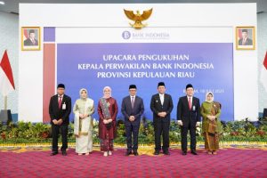 Gubernur Kepulauan Riau (Kepri) Ansar Ahmad menghadiri upacara pengukuhan Rony Widijarto Purubaskoro sebagai Kepala Perwakilan Bank Indonesia (BI) Provinsi Kepri yang baru, Jumat (18/7/2025).