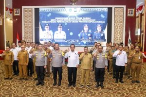 Gubernur Kepulauan Riau (Kepri), Ansar Ahmad, secara resmi mengukuhkan Gugus Tugas Pencegahan dan Penanganan Tindak Pidana Perdagangan Orang (TPPO) Provinsi Kepri di Aula Wan Seri Beni, Kantor Gubernur Kepri, Dompak, Senin (21/7/2025).