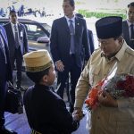 Suasana hangat penuh keakraban mewarnai penyambutan Presiden Republik Indonesia Prabowo Subianto saat tiba di salah satu hotel di Rio de Janeiro, Brasil, pada Sabtu, 5 Juli 2025. (Foto: BPMI Setpres) Read more: https://setkab.go.id/diaspora-indonesia-sambut-hangat-presiden-prabowo-di-rio-de-janeiro-kami-siap-jadi-duta-bangsa-di-brasil/