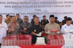 Kapolda Kepulauan Riau (Kepri), Irjen. Pol. Asep Safrudin, S.I.K., M.H., menghadiri acara penutupan Operasi Laut Terpadu Jaring Sriwijaya & Wallacea Semester I Tahun 2025 sekaligus peluncuran Satgas Pemberantasan Penyelundupan, yang digelar di Kantor Wilayah Bea Cukai Kepri, Selasa (29/7).