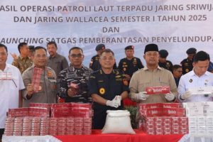 Kapolda Kepulauan Riau (Kepri), Irjen. Pol. Asep Safrudin, S.I.K., M.H., menghadiri acara penutupan Operasi Laut Terpadu Jaring Sriwijaya & Wallacea Semester I Tahun 2025 sekaligus peluncuran Satgas Pemberantasan Penyelundupan, yang digelar di Kantor Wilayah Bea Cukai Kepri, Selasa (29/7).