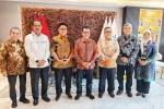 Foto bersama usai pertemuan. (Dokumen Diskominfo Kepri)
