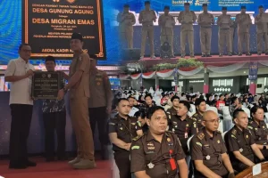 Regalia News - Kepala Kejaksaan Negeri Kepahiang, Asvera Primadona, S.H., M.H., melalui Plh. Kepala Seksi Intelijen, Brama Kharisman, S.H., menghadiri undangan resmi, Gubernur Bengkulu.pada Selasa, 29 Juli 2025.