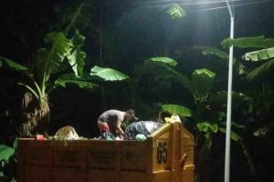 Pemerintah Kota Tanjungpinang melalui Dinas Komunikasi dan Informatika (Diskominfo) memasang lampu penerangan di sepuluh titik lokasi kontainer sampah guna meningkatkan kebersihan lingkungan sekaligus menjaga keselamatan masyarakat.Jumat (11/7/2025).