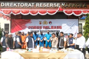 Direktorat Reserse Narkoba Polda Jawa Barat mengungkap sejumlah kasus peredaran narkotika selama Januari hingga Juli 2025.