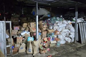 Polda Metro Jaya berhasil membongkar praktik penjualan produk pangan dan kosmetik kadaluwarsa yang dilakukan secara ilegal.