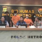Tiga orang pelaku berinisial ORM, R, dan ABD telah diamankan oleh petugas, sementara satu pelaku lainnya berinisial A masih dalam pengejaran.