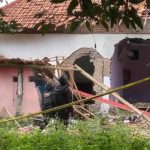 Satuan Reserse Kriminal Polresta Pasuruan tengah mendalami penyebab ledakan hebat yang terjadi di Desa Sanganom, Kecamatan Nguling, Kabupaten Pasuruan, pada Senin (7/7/2025).