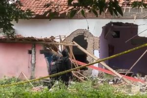 Satuan Reserse Kriminal Polresta Pasuruan tengah mendalami penyebab ledakan hebat yang terjadi di Desa Sanganom, Kecamatan Nguling, Kabupaten Pasuruan, pada Senin (7/7/2025).