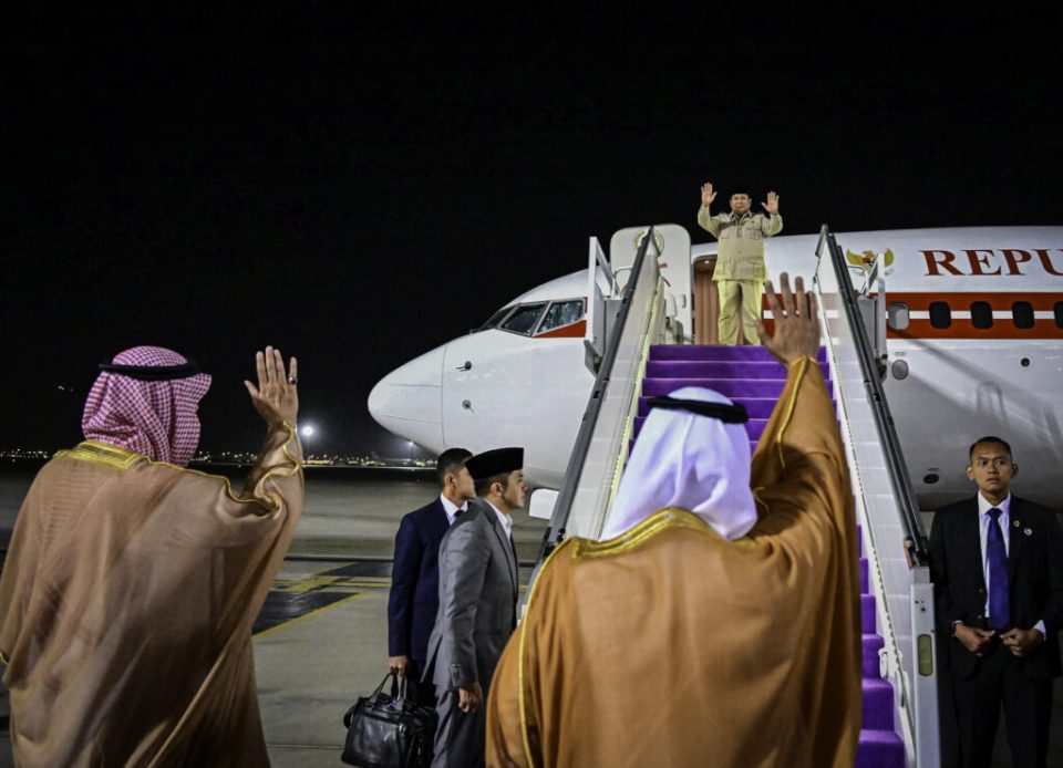 Presiden Republik Indonesia, Prabowo Subianto, resmi mengakhiri kunjungan kenegaraannya di Kerajaan Arab Saudi dan bertolak meninggalkan Jeddah pada Kamis, 3 Juli 2025