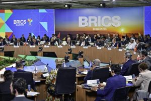 Presiden Republik Indonesia Prabowo Subianto menegaskan pentingnya membangkitkan kembali semangat multilateralisme dan memperkuat kemitraan ekonomi