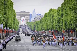 Presiden Republik Indonesia, Prabowo Subianto, menghadiri Parade Militer Bastille Day 2025 yang digelar di Place de la Concorde, Paris, Prancis, pada Senin, 14 Juli 2025. Kehadiran Presiden Prabowo dalam acara kenegaraan ini merupakan undangan khusus sebagai tamu kehormatan.