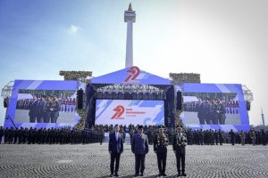 Presiden Republik Indonesia Prabowo Subianto memimpin langsung Upacara Peringatan ke-79 Hari Bhayangkara di Monumen Nasional, Jakarta, pada Selasa, 1 Juli 2025. (Foto: BPMI Setpres) Read more: https://setkab.go.id/presiden-prabowo-polri-harus-tetap-tangguh-bersih-dan-berpihak-kepada-rakyat/