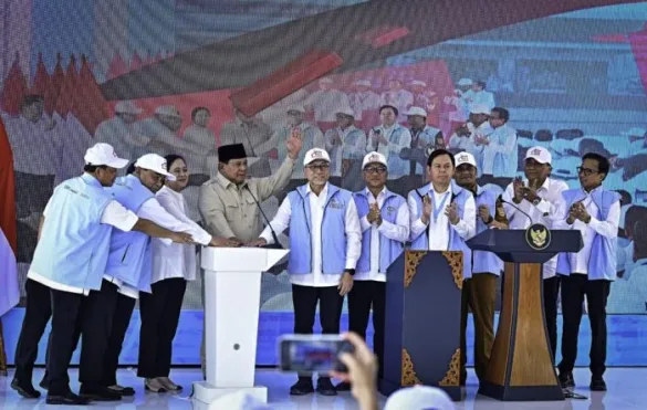 Presiden Prabowo Subianto meresmikan peluncuran kelembagaan 80.081 Koperasi Desa/Kelurahan Merah Putih (KDMP/KKMP)
pada Senin, 21 Juli 2025. (Foto: BPMI Setpres)