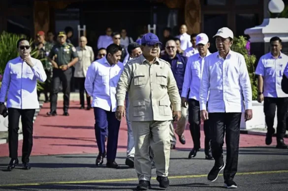 Usai menjalani rangkaian kunjungan kerja selama dua hari di Provinsi Jawa Tengah, Presiden Republik Indonesia Prabowo Subianto bertolak kembali ke Jakarta pada Senin sore, 21 Juli 2025. (Foto: BPMI Setpres)Read more: https://setkab.go.id/usai-kunjungan-kerja-di-jawa-tengah-presiden-prabowo-bertolak-ke-jakarta/