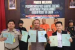 Satreskrim Polres Siak menangkap tiga orang yang terlibat dalam sindikat pemalsuan sertifikat tanah.