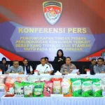 Konferensi pers pengungkapan ini dipimpin Direktur Tindak Pidana Ekonomi dan Khusus Bareskrim Polri selaku Kepala Satgas Pangan Polri, Brigjen Pol. Helfi Assegaf, S.I.K., M.H.,