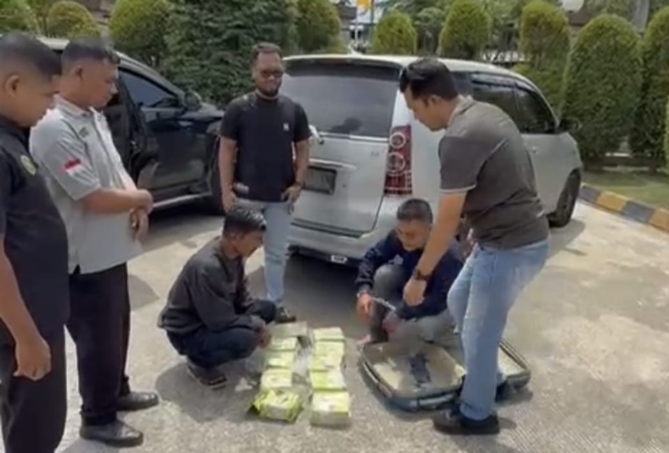 Polda Sumut menggagalkan peredaran 10 kilogram sabu jaringan antarprovinsi yang dikendalikan dari Aceh dan rencananya dikirim ke Palembang.
