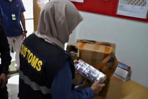 Dalam upaya menekan peredaran rokok ilegal di masyarakat, tiga kantor Bea Cukai yakni Bea Cukai Sidoarjo, Bea Cukai Parepare, dan Kanwil Bea Cukai Banten melaksanakan operasi penindakan rokok ilegal.Jakarta, 26 Agustus 2025
