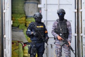 Bea Cukai Tanjung Priok bersama TNI Angkatan Laut berhasil menggagalkan pemasukan tiga peti kemas berisi pakaian dan tas bekas (ballpress) di Pelabuhan Tanjung Priok.