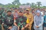 Komandan Korem (Danrem) 031/Wira Bima Brigjen TNI Sugiyono memimpin langsung penutupan TNI Manunggal Membangun Desa (TMMD) ke-125 Tahun Anggaran 2025 di Kabupaten Rokan Hilir, Kamis (21/8).