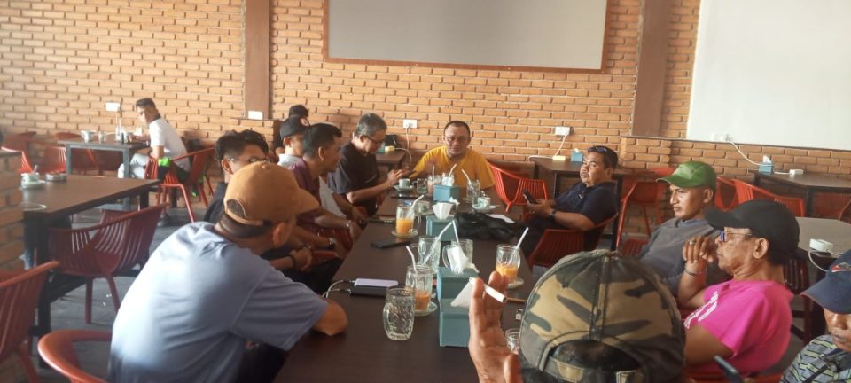 Rencana aksi protes terhadap maraknya peredaran rokok tanpa cukai di Kepulauan Riau (Kepri) semakin nyata. Sekitar 200 orang dari Aliansi Gerakan Bersama (GEBER) Kepri